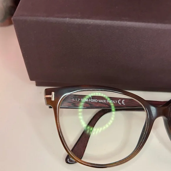 Tom Ford Women's Dark Havana Iridescent Glasses - Picture 12 of 15